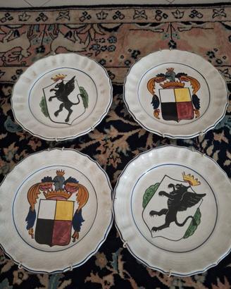 Set 4 Piatti da Parete Araldici con Stemmi