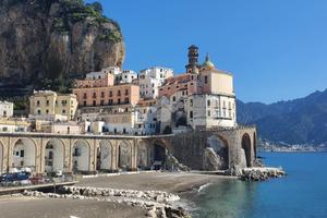 MONOLOCALE A ATRANI