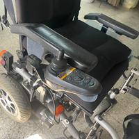 Sedia a rotelle elettrica per disabili e anziani