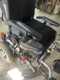 Sedia a rotelle elettrica per disabili e anziani