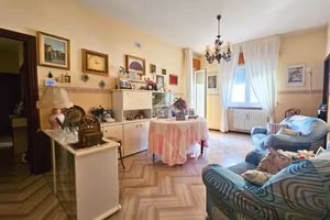 3 LOCALI A TRANI