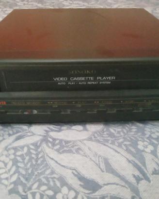 Video cassette player