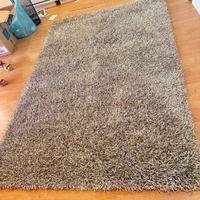 Tappeto grande argentato