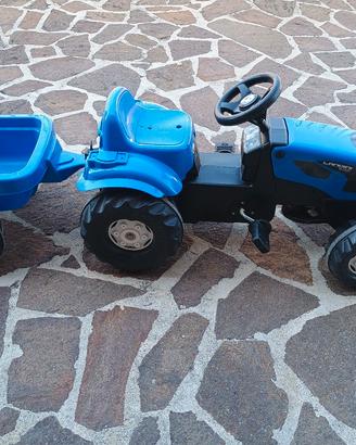 trattore con rimorchio 