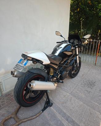 ducati Monster 695