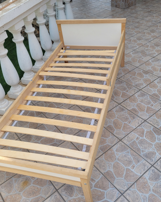 Struttura letto con base a doghe