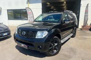 NISSAN Pathfinder 2.5 dCi LE Platinum