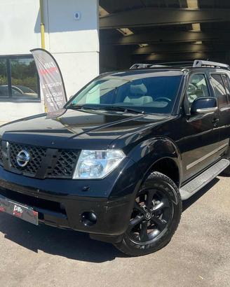 NISSAN Pathfinder 2.5 dCi LE Platinum