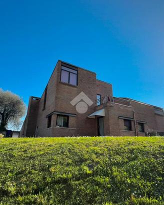 VILLA SINGOLA A CORNUDA