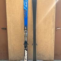 Scii e attacchi HEAD + bastoncini