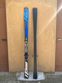 Scii e attacchi HEAD + bastoncini