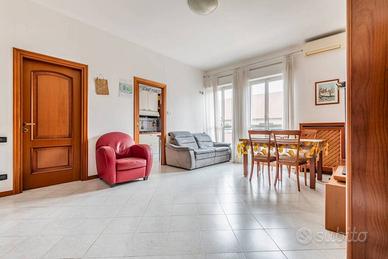 Appartamento di 100 m² con 3 locali e box auto a M
