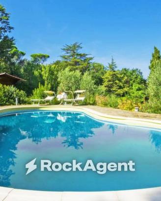 Villa di 260 m² con più di 5 locali a Livorno
