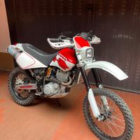 Yamaha tt 600 r
