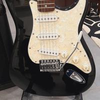 chitarra e amplificatore 