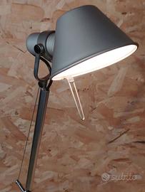 Lampada da tavolo Tolomeo