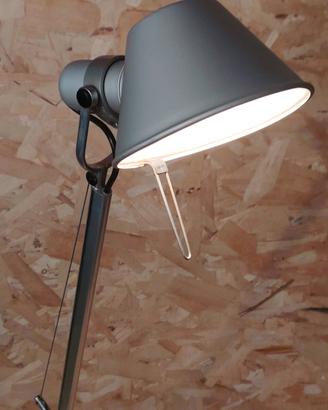 Lampada da tavolo Tolomeo