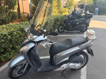 Honda SH 150i dopoio freno a disco
