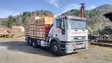 Iveco Eurotech 3 assi con gru