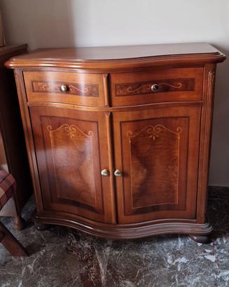 Mobiletto Classico in Legno Intarsiato