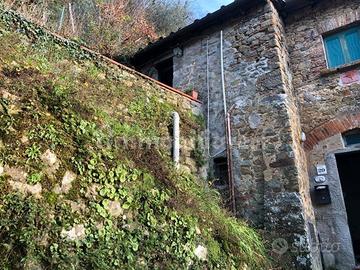 Vendita di casa rustica in via Lupo Lupari