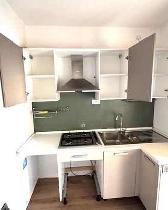 CUCINA COMPONIBILE AD ANGOLO