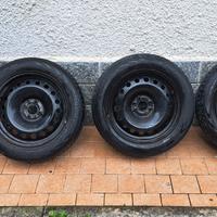 cerchi in acciaio + gomme invernali+copricerchi 