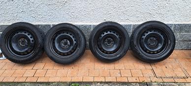 cerchi in acciaio + gomme invernali+copricerchi 
