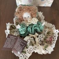 Bambola di porcellana da collezione