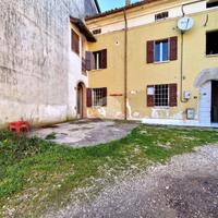 CASA DI CORTE A BORGO VIRGILIO
