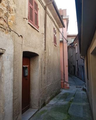 Piccola casa in borgo antico a Filattiera (MS)