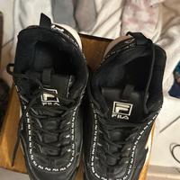 Scarpe ginnastica usate nere