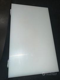 Tagliere in polietilene( plastica )