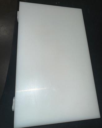 Tagliere in polietilene( plastica )
