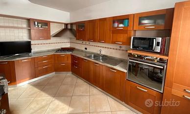 Cucina in ciliegio Veneta Cucine