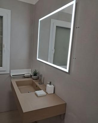 Top bagno con lavabo integrato e specchiera