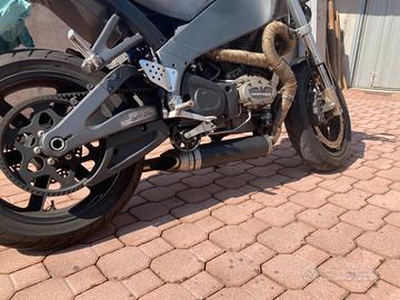 Moto naked