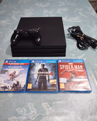PS4 PlayStation 4 Pro nuovissima + 3 giochi e cavi