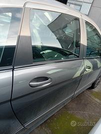 Porta posteriore dx Mercedes classe b anno 2010 w2