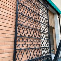 2 cancelli scorrevoli in ferro battuto