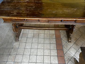Tavolo fratino