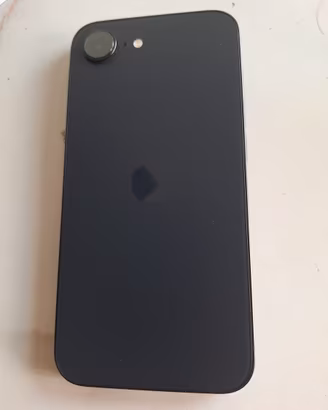 iPhone 16e batteria 99%