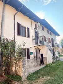 Casa semi indipendente su due livelli con terreno