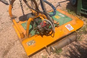 Tagliaerba con botte diserbo integrata