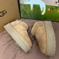 UGG Mini Platform  T.40