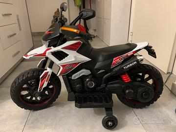 Moto giocattolo a batteria 2-3 anni