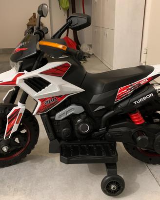 Moto giocattolo a batteria 2-3 anni