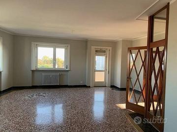 Via Treppo -Via Petrarca quadricamere biservizi