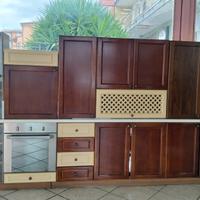 cucina in legno bicolore 