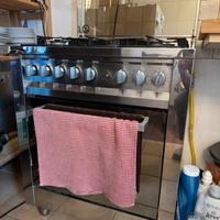 Cucina a Gas Hotpoint di Ariston